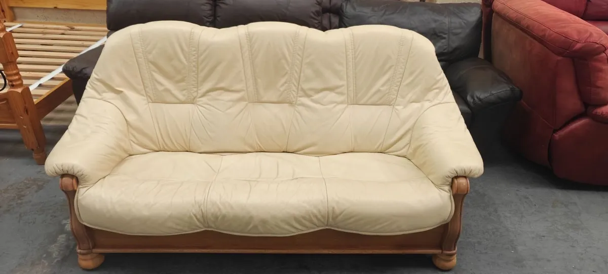 3 Seater Cream Leather Couch - Image 3