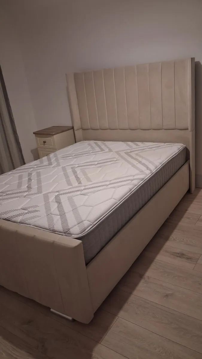 Luxury fabric Bed