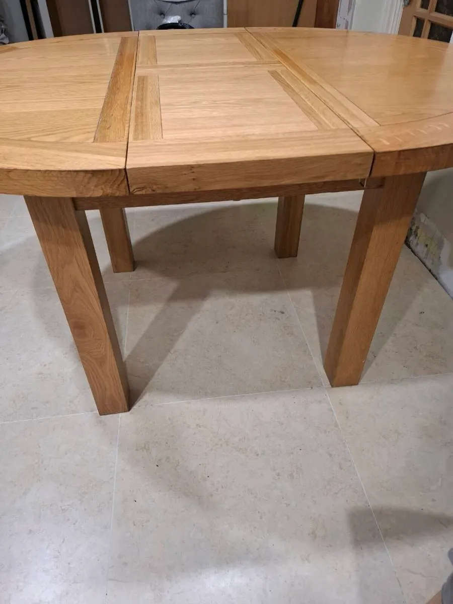 SMALL OAK TABLE - Image 2