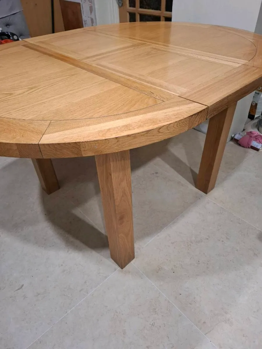SMALL OAK TABLE - Image 3