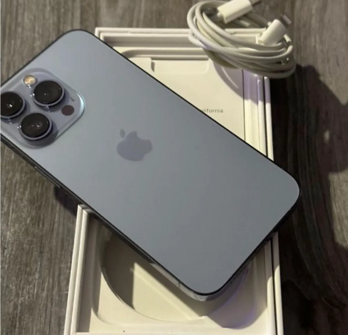 iPhone 13 Pro + 2 free Apple Authentic chargers - Image 2