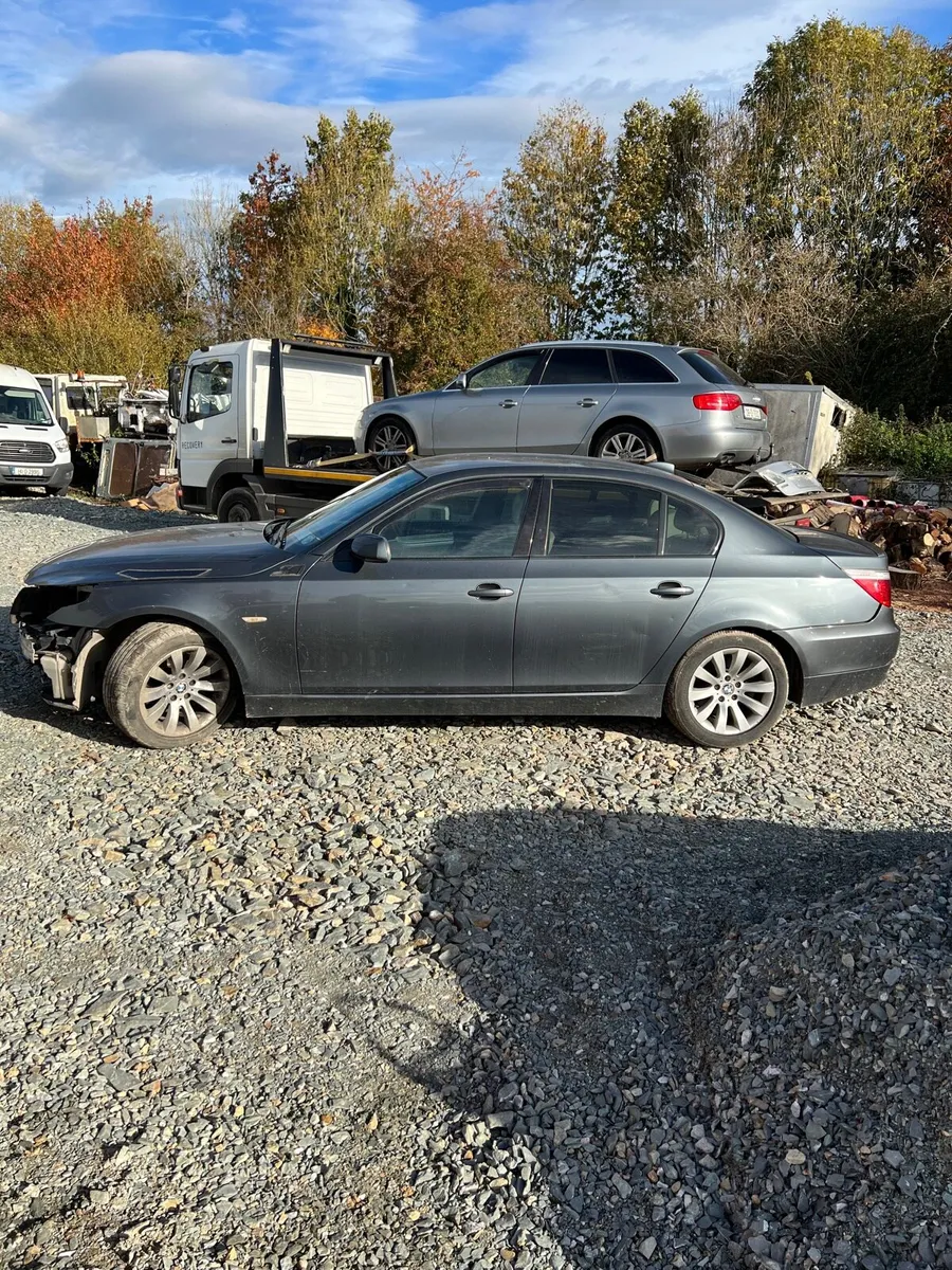 Breaking bmw 520d e60 2009 a68/7 n47d20a - Image 1