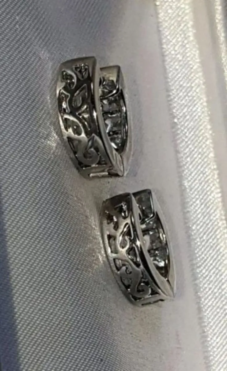Pristine Vintage Reversible Silver Huggies - Image 3