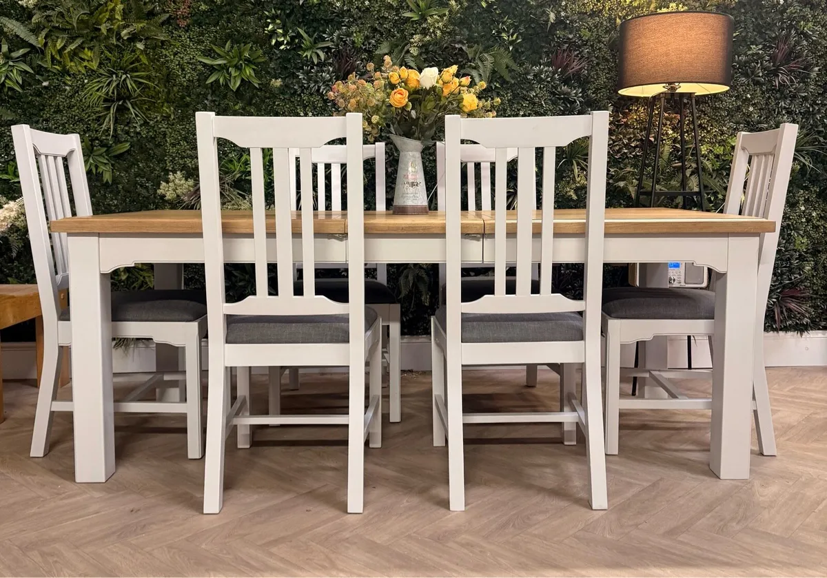 Loire extending oak dining table with 6 chairs - Image 2