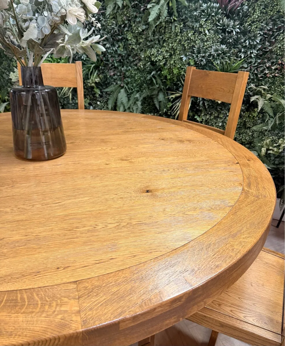Ex-display solid oak dining table with 6 chairs - Image 3