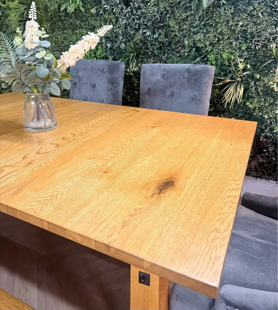 Ex-display* solid oak dining table, 4 chairs & be - Image 4
