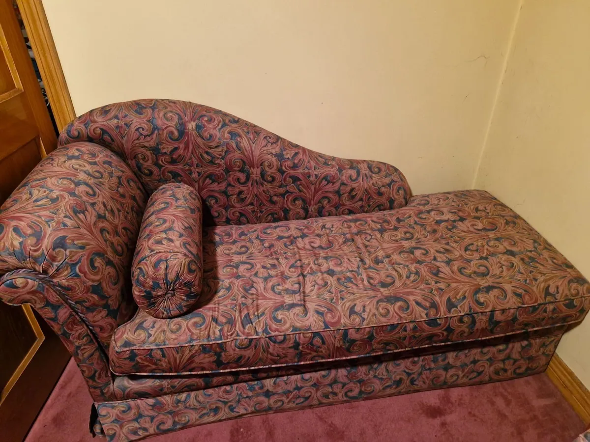 Suite of furniture - Image 3