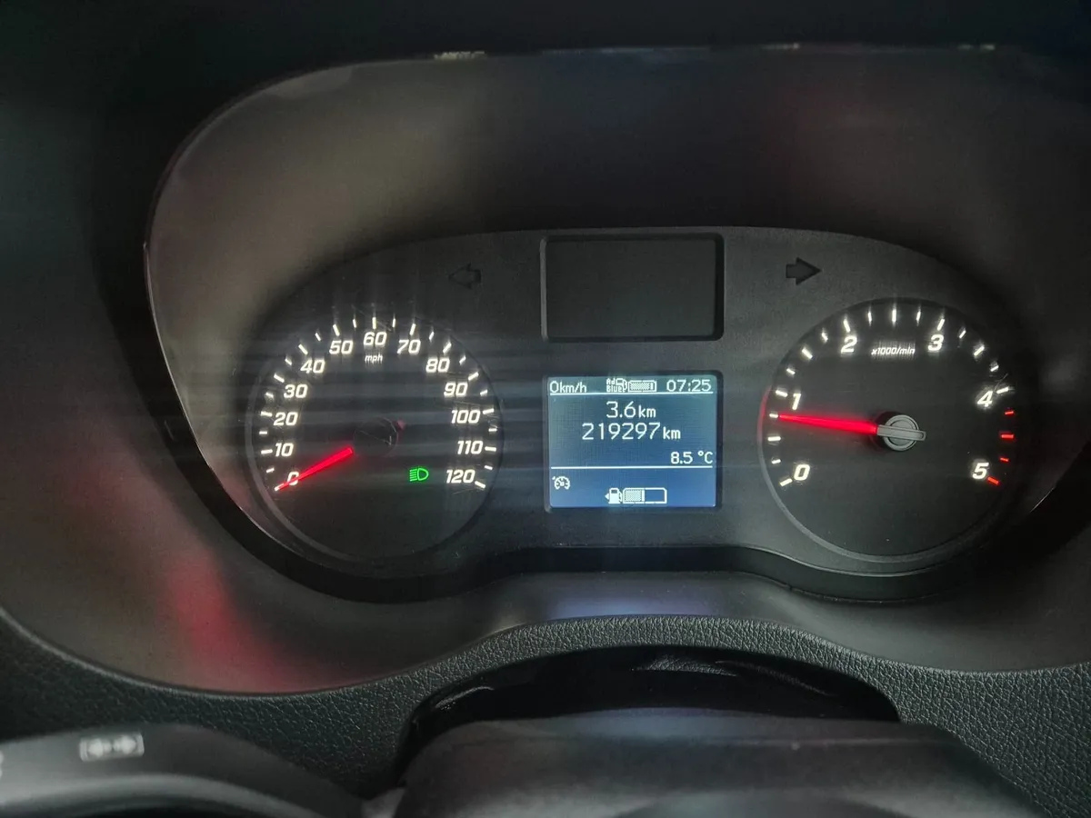 Mercedes-sprinter pickup - Image 3