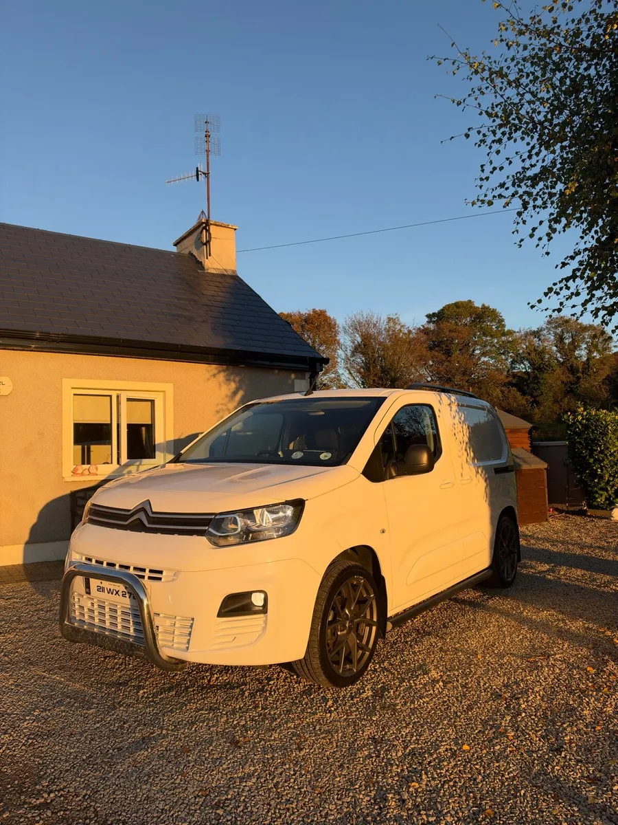 2021 Citreon Berlingo - Image 2