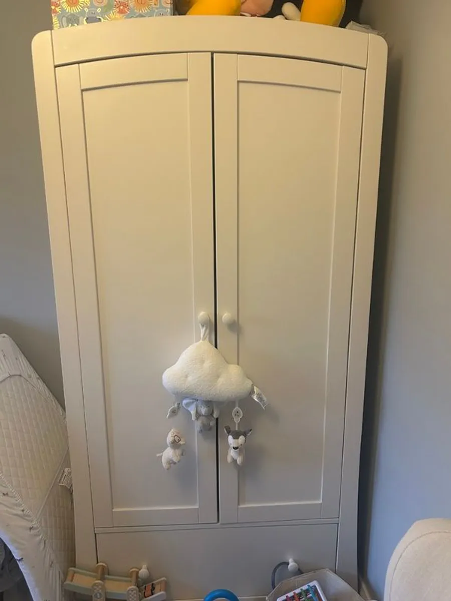 Mamas and Papas Cotbed, Dresser and Wardrobe set - Image 4