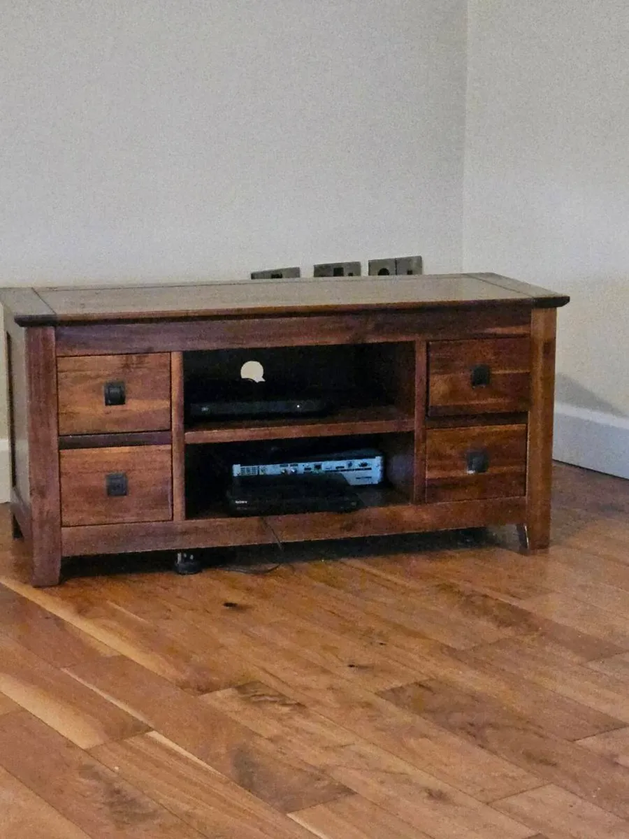 Tv unit
