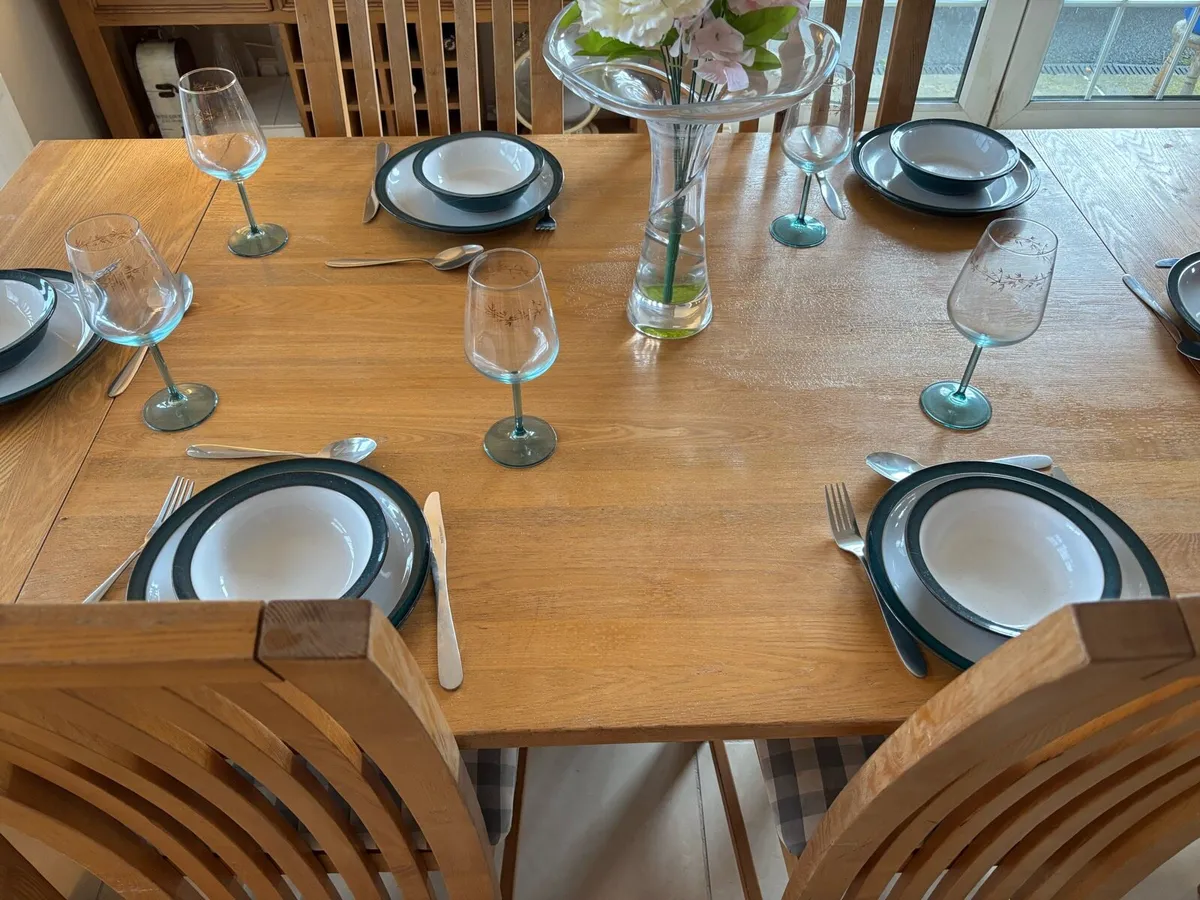 Table chairs - Image 3
