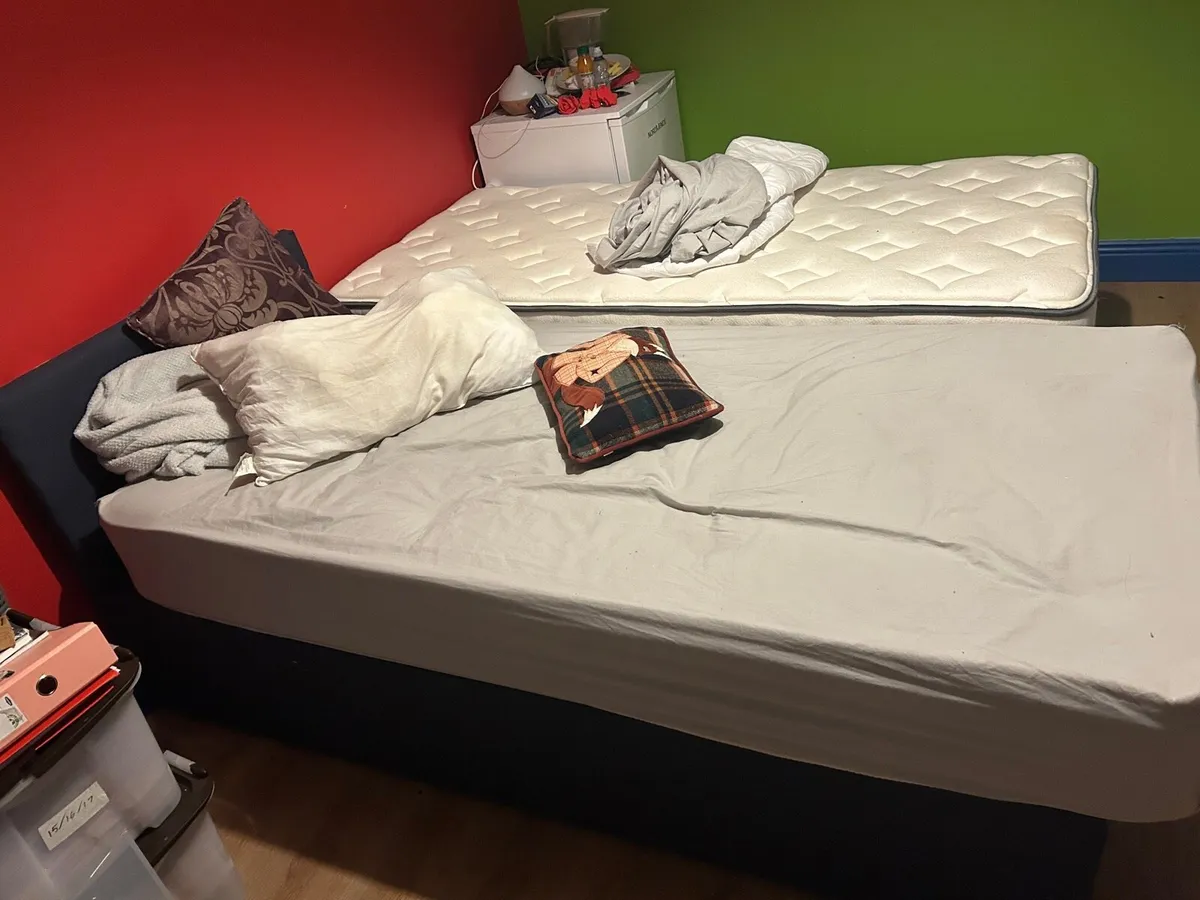 Single bed with matress