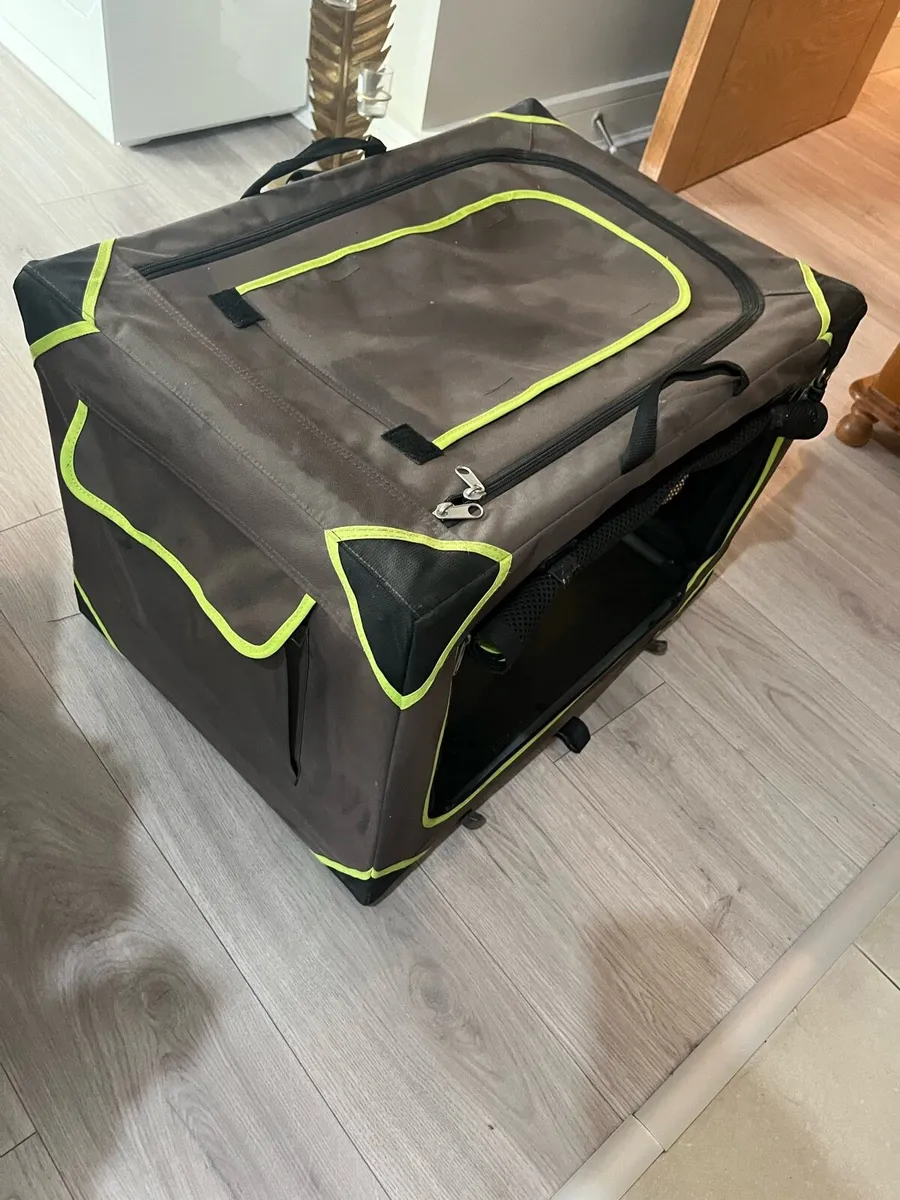 Fabric portable dog kennel. - Image 2