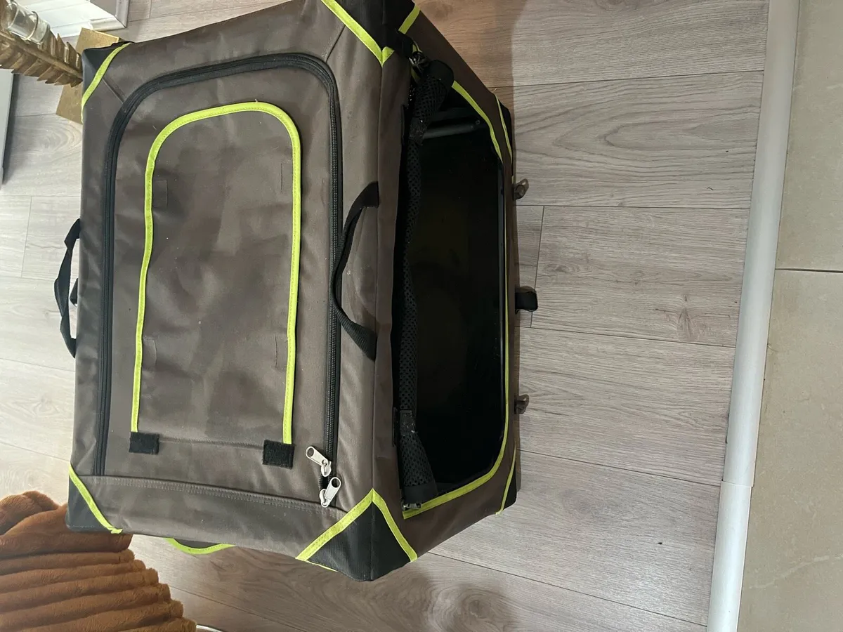 Fabric portable dog kennel. - Image 4