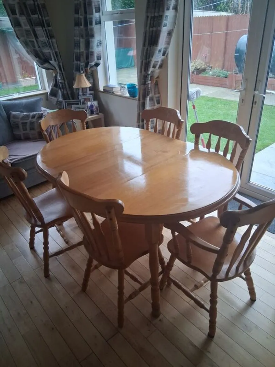 kitchen table and chairs - Image 3