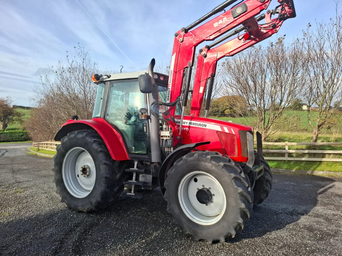 Massey Ferguson 6470 T3 & loader - Image 2
