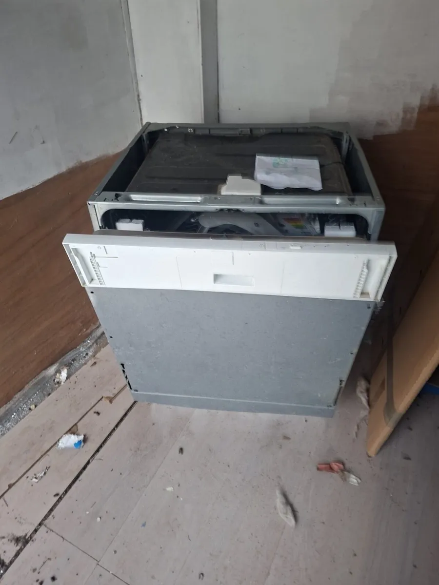 Integrated Dishwasher - Image 3