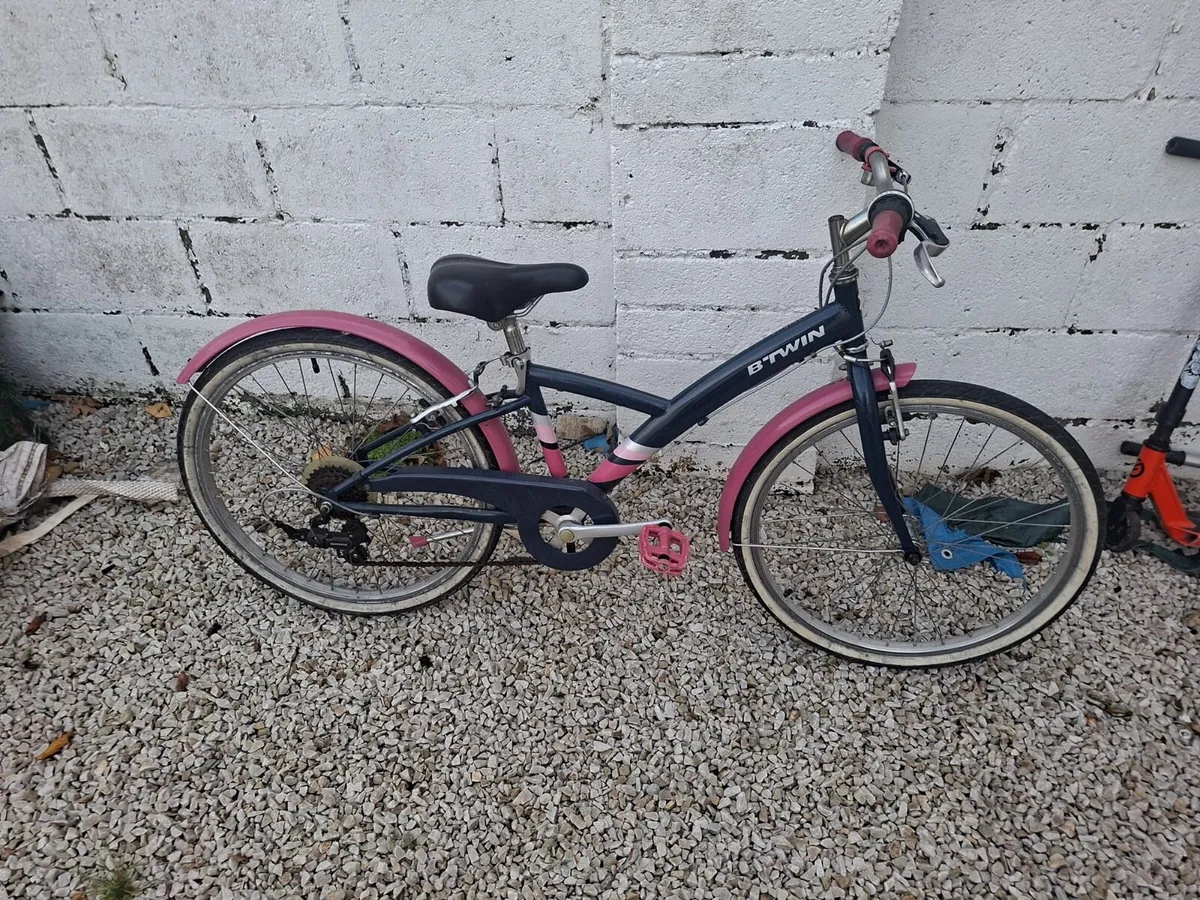 Girls Bike - Image 1