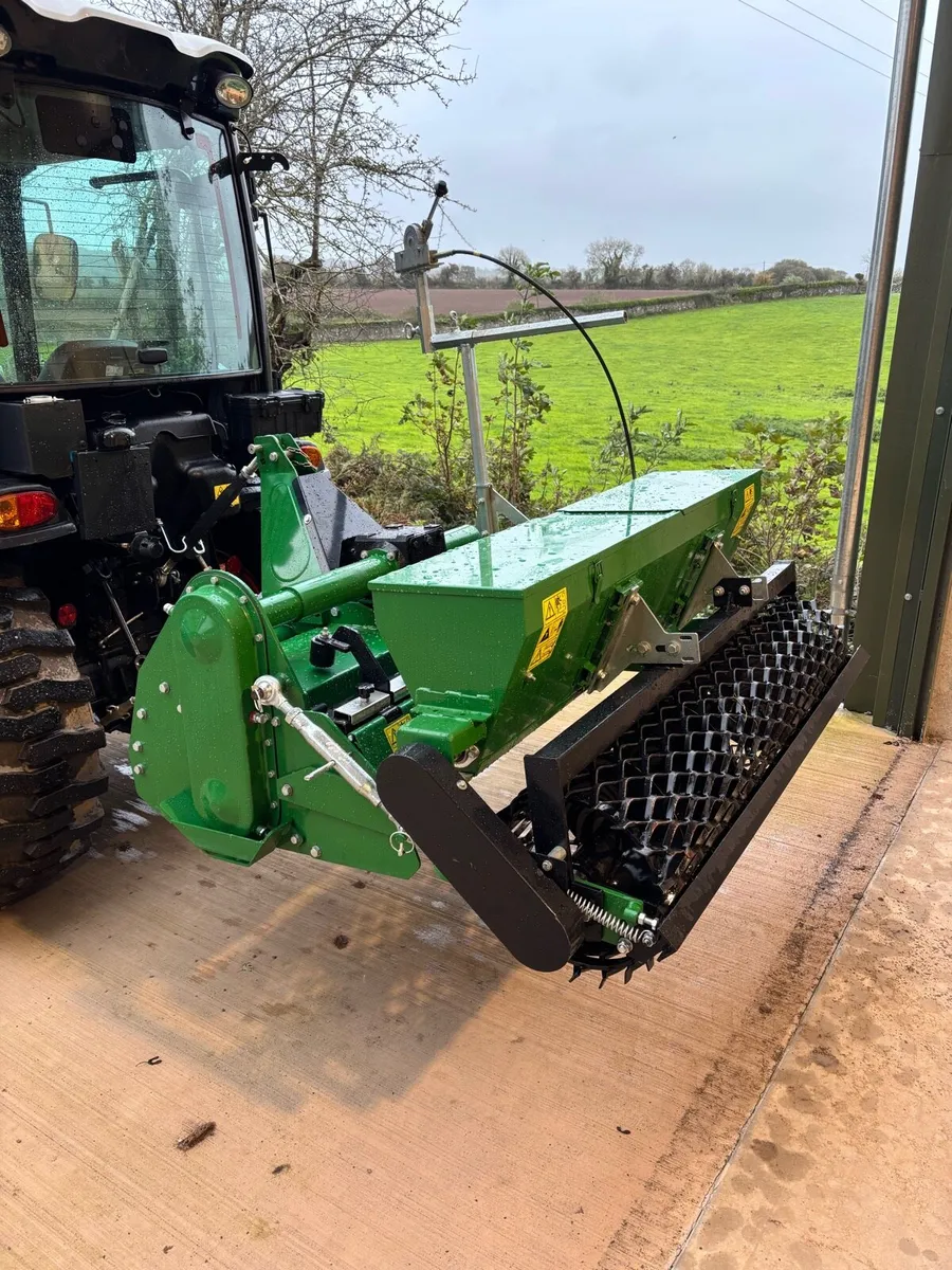 Lawn combination seeder - Image 1