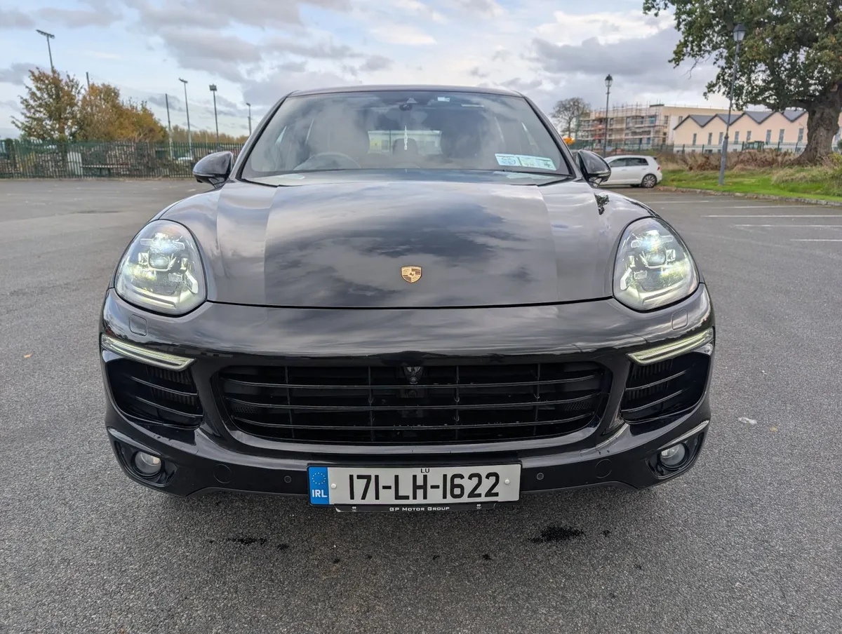 CAYENNE PLATINUM EDITION CREW CAB - Image 3