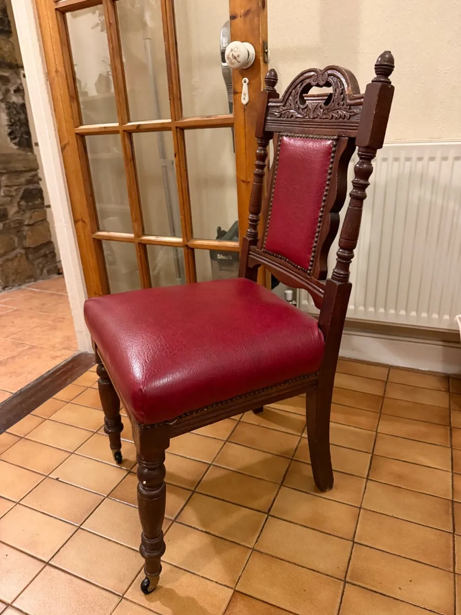 4 Vintage Wooden Chairs - Image 1