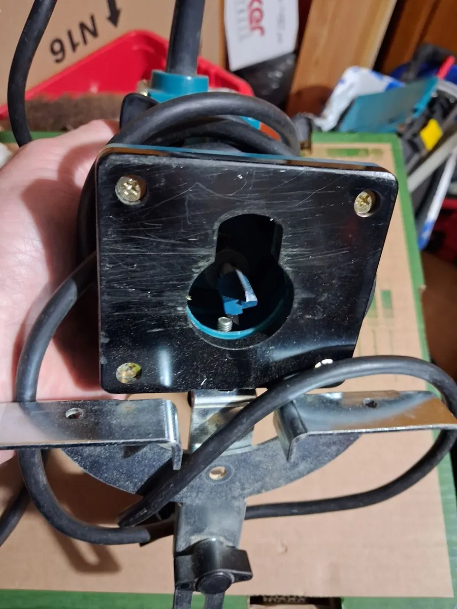 Makita trimmer 240 volt. - Image 2