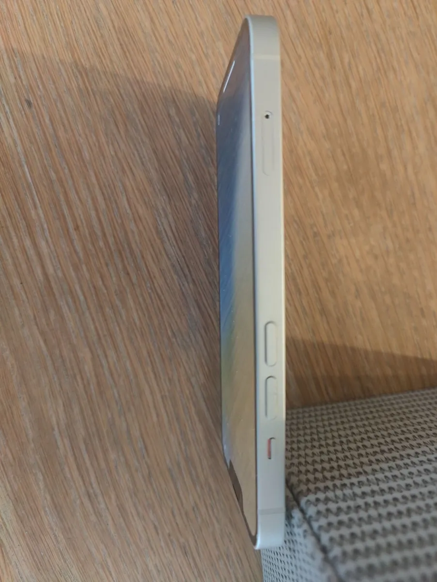 Apple iPhone 13 | 128GB | White | Unlocked - Image 2