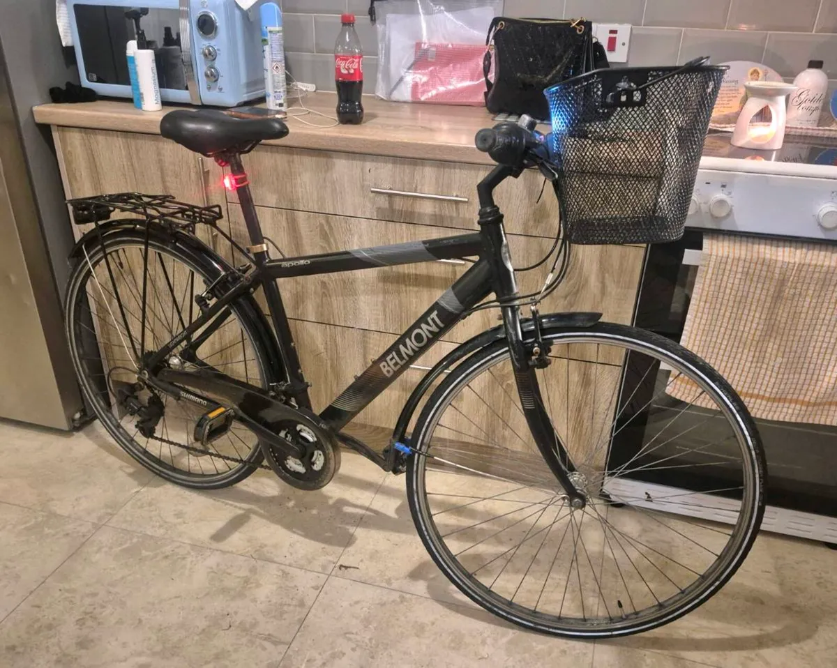 Apollo belmont men's hybrid bike in black featurin - Image 2