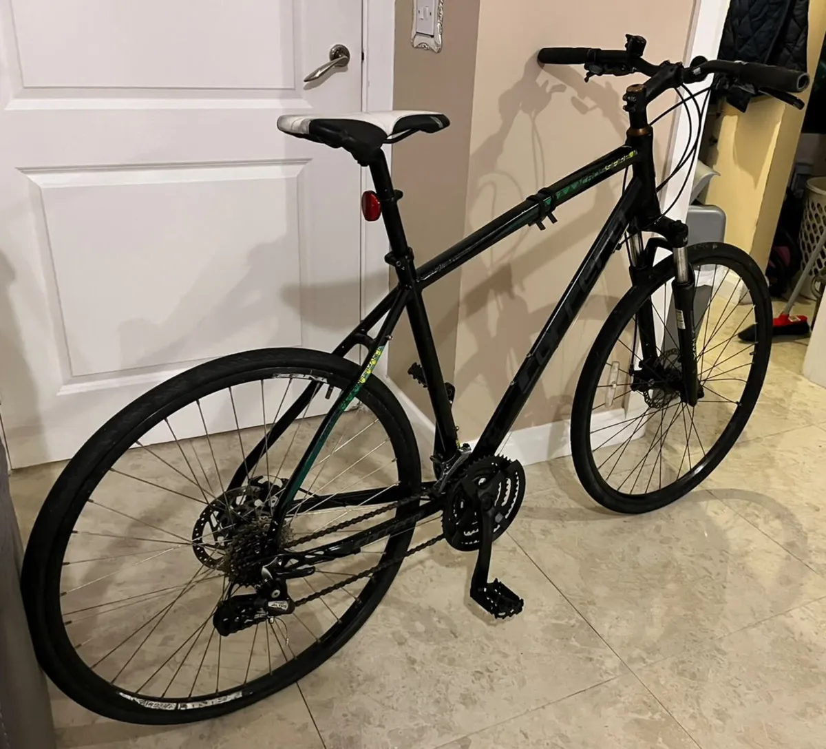 ADULTS CARRERA CROSSFIRE HYBRID MOUNTAIN BIKE. 24 - Image 2