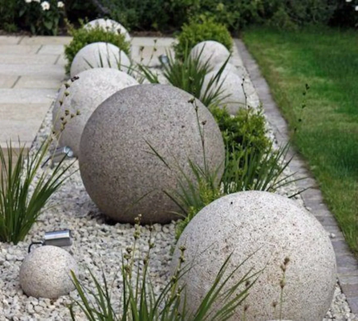 Reconstituted granite Decorative ball / Pier cap - Image 3