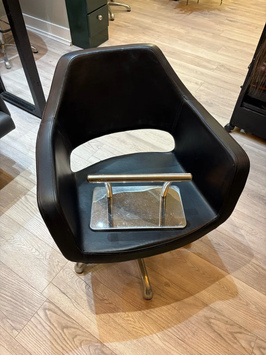 Hairdressing chairs - Image 2