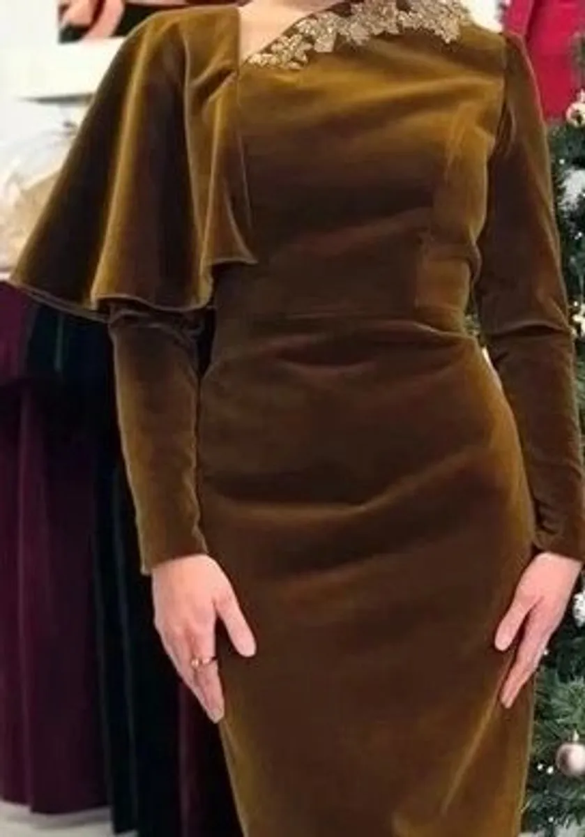 Shauna Fay designer velvet dress with matching headpiece - Image 1