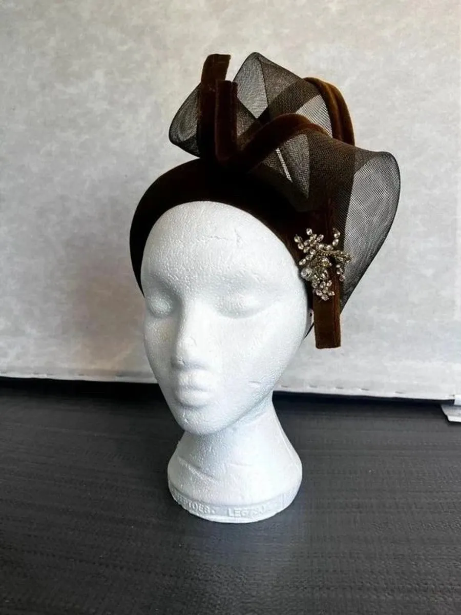 Shauna Fay designer velvet dress with matching headpiece - Image 3