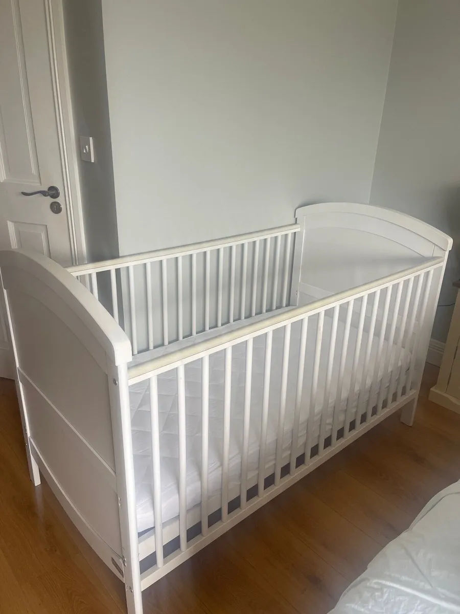 Cot - Image 1
