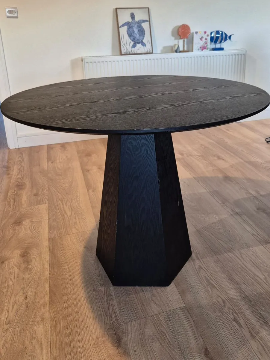 Black dining table (Woo Design - Pilar model) - Image 2