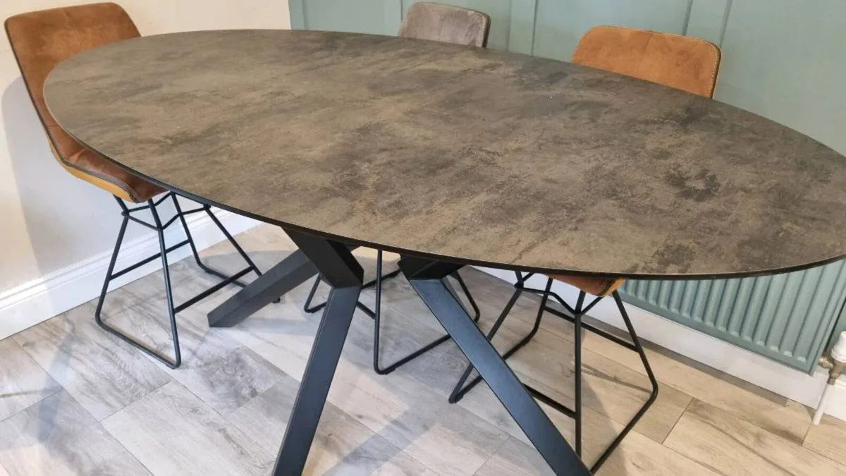 Dining table with 6 chairs - Image 2