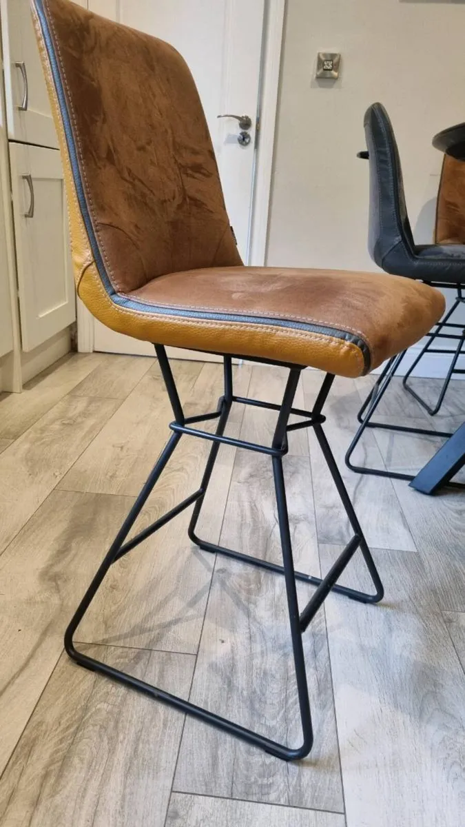 Dining table with 6 chairs - Image 3