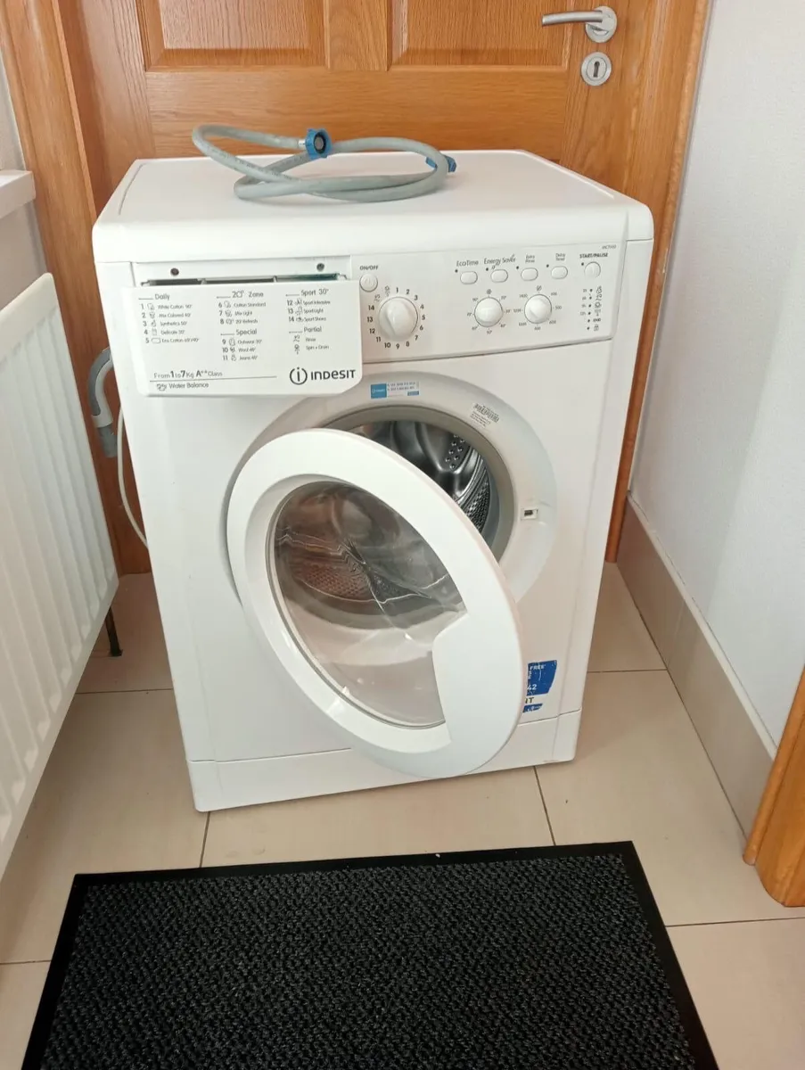 Indesit 7kg washing machine - Image 2