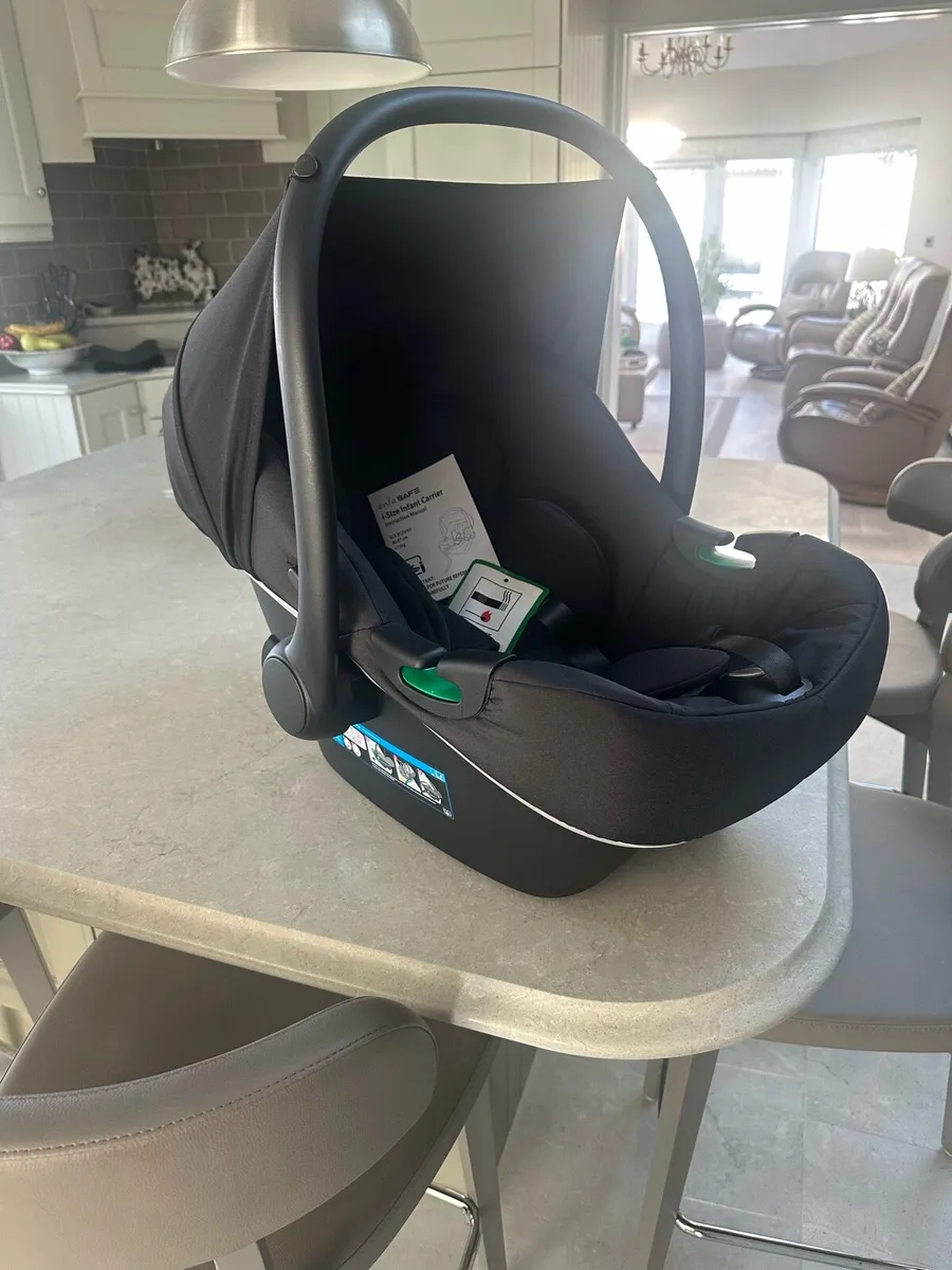 Infant carrier - Image 1