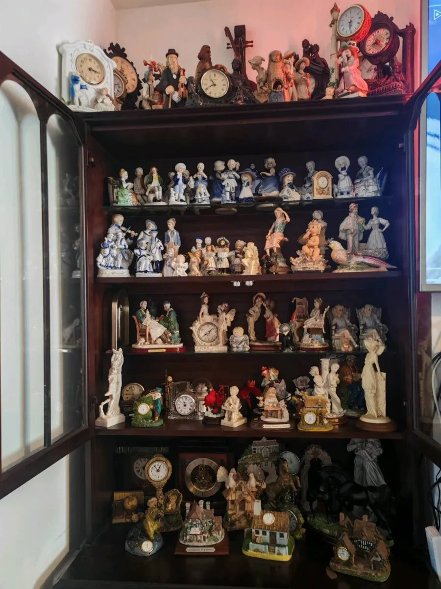 Statues - Image 3