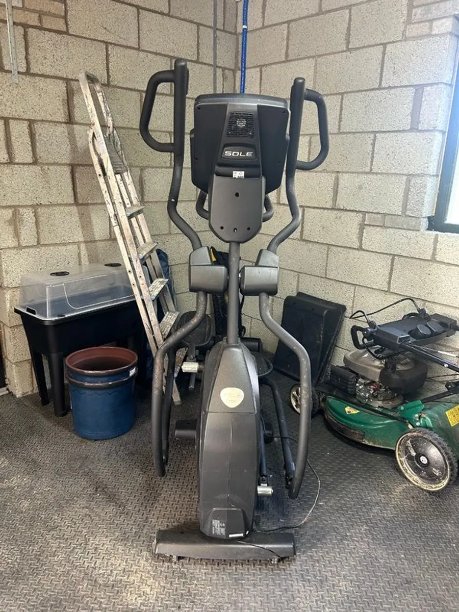 Sole E98 Elliptical Crosstrainer - Image 2