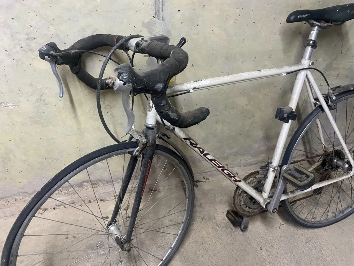VINTAGE RALEIGH BIKE - Image 2
