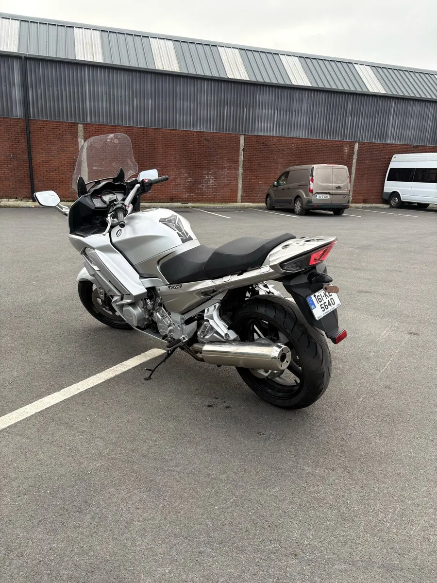 2016 yamaha FJR 1300 - Image 4