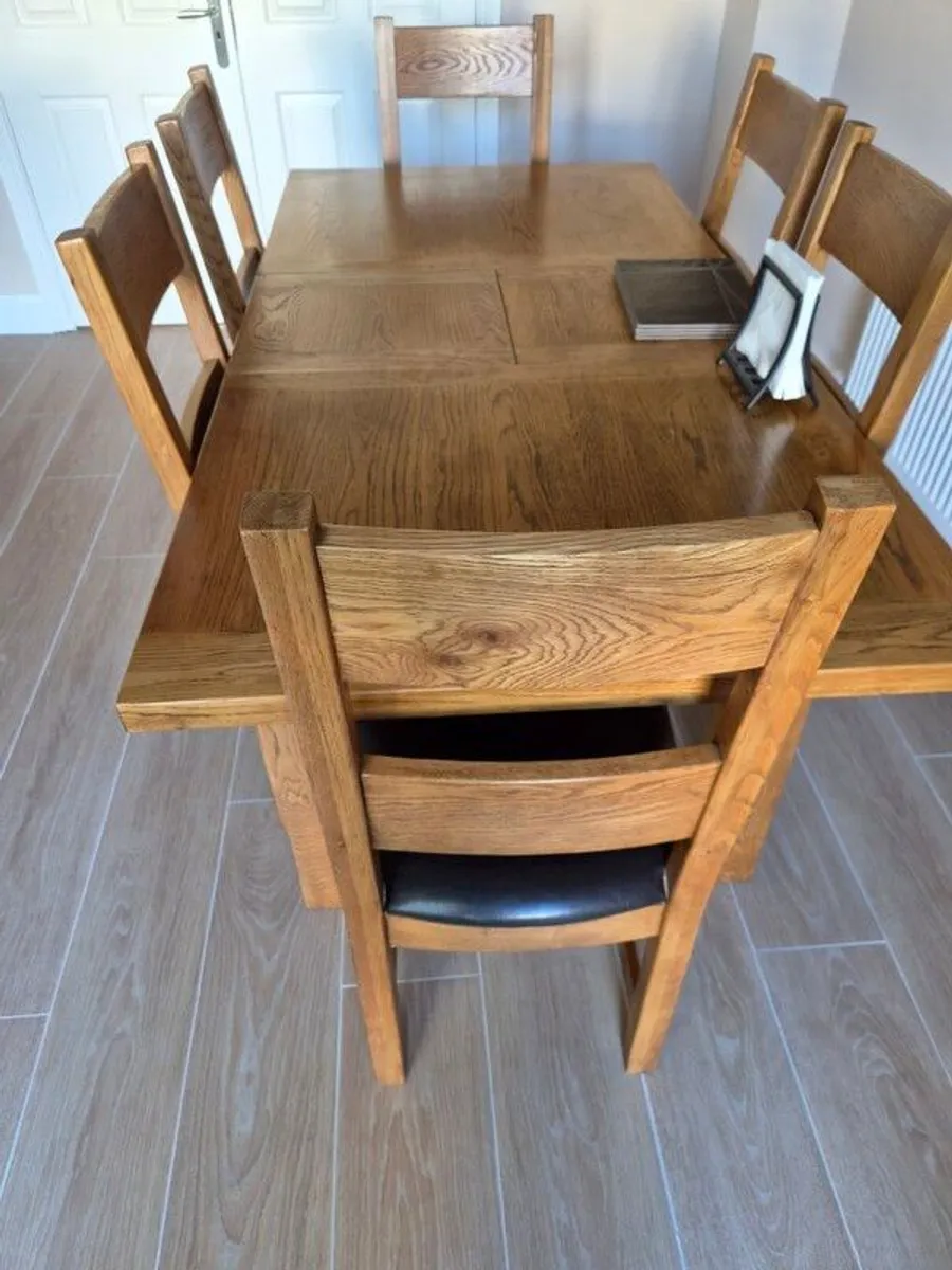 Dining table and 6 chairs - Image 2