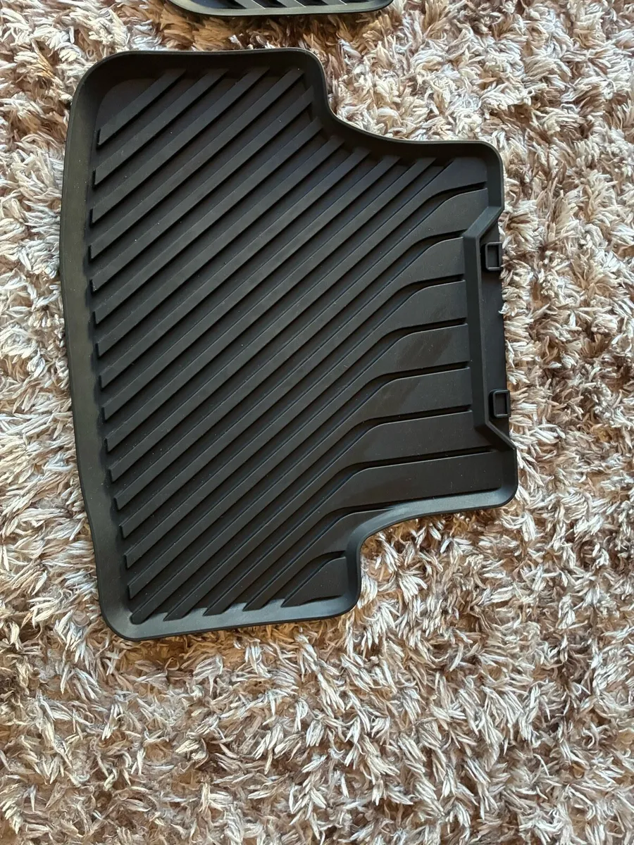 Rubber genuine Audi A3 car mats - Image 2