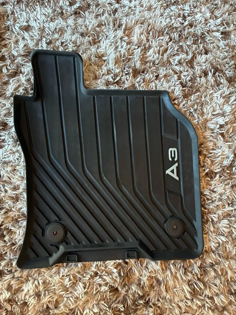Rubber genuine Audi A3 car mats - Image 3