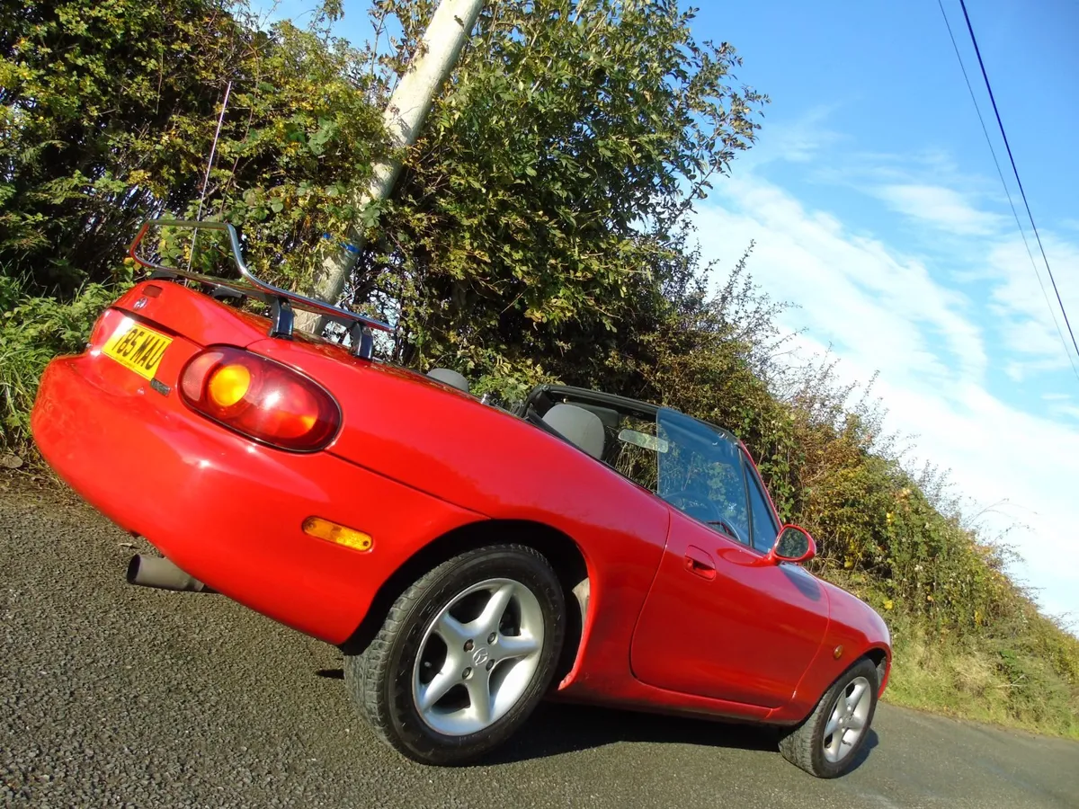 Mazda MX-5 1999 - Image 2
