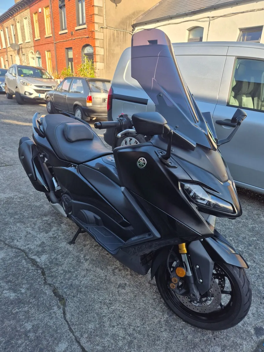 YAMAHA Tmax tech max 560 - Image 4