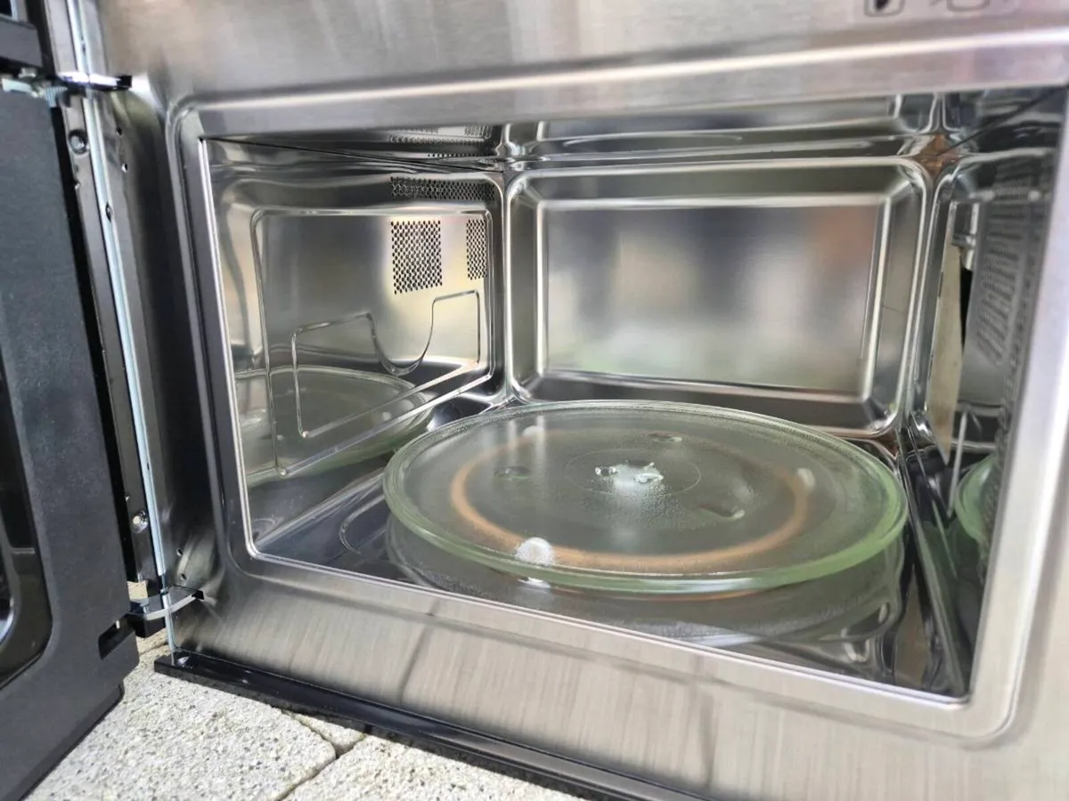 Bosch Built-in Microwave (Model BFL553MS0B) - Image 2